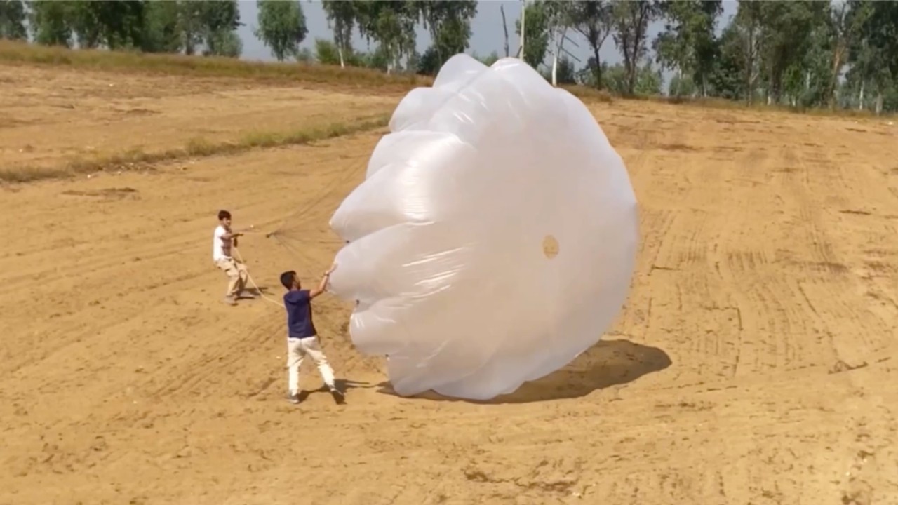 Я попробовал полетать на самом большом домашнем парашюте 🪂! 😱