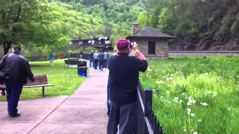 NS Helpers at Horseshoe Curve