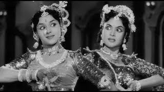 Padmini vs Vyjayanthimala dance competition -Raj Tilak 1958