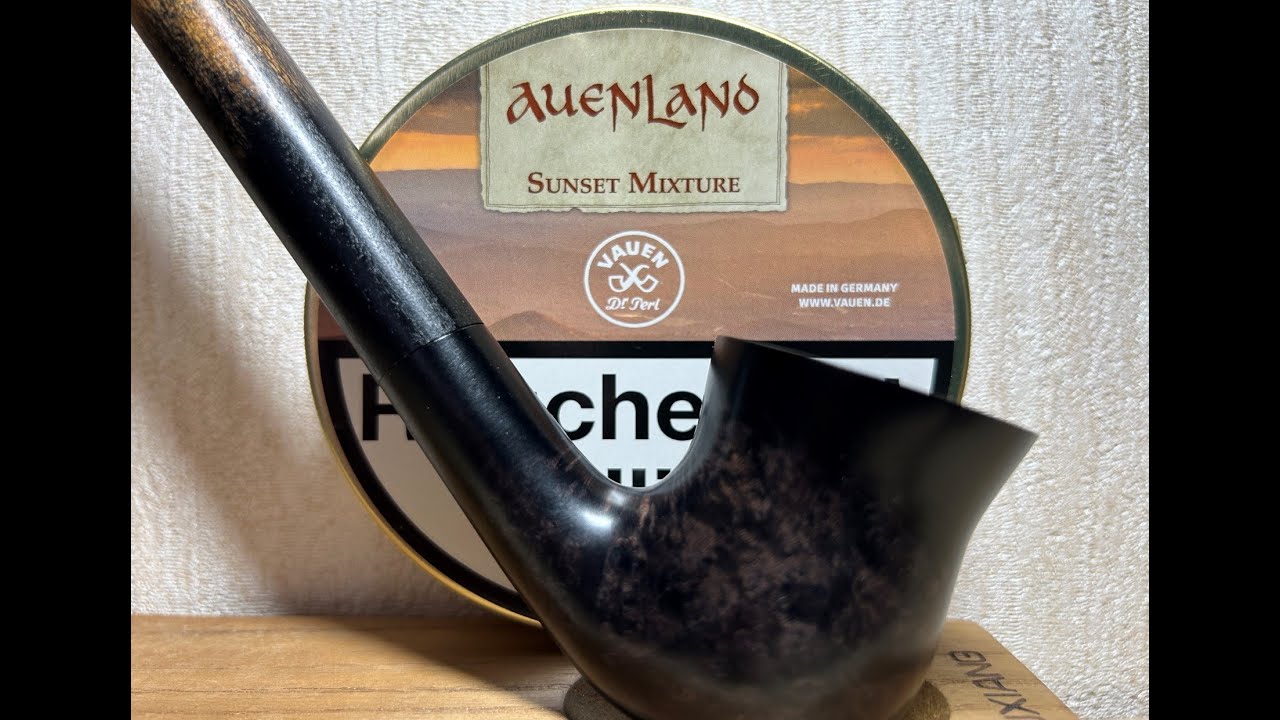 Vauen Auenland Sunset Mixture | Natural leaf notes + Pine resin, orange & honey are fantastic combo.