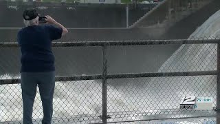 Visitors, longtime residents admire sights and sounds at Denison dam
