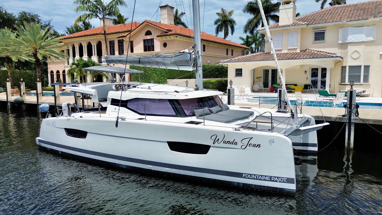 ⁣2021 Fountaine Pajot Isla 40WANDA JEAN [Walkthrough]