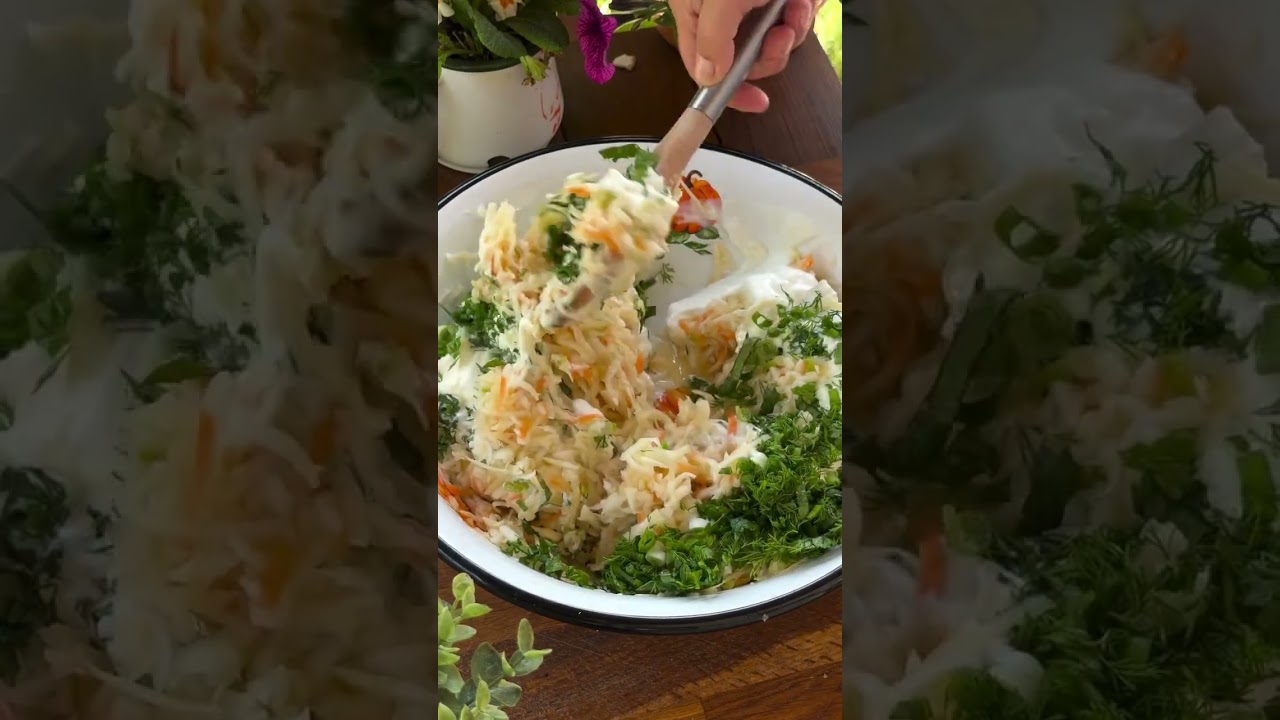 Kereviz, yeşil elma, havuç, kereviz yaprağı, dereotu ve ceviz!�#kerevizsalatası #celeriac