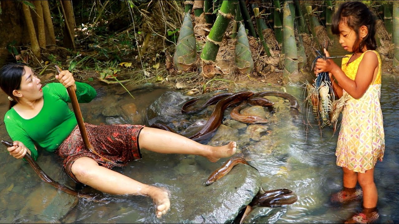 Catch many ell at river- Mother cooking ell spicy &grilled lobster for ...