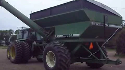 Copy of Brent by Unverferth 774 Grain Cart Sells on BigIron Auctions June 28, 2017