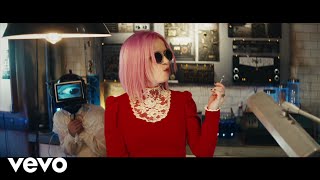 Смотреть клип Garbage - Magnetized