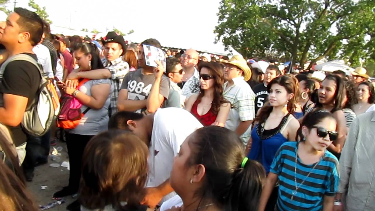 la arrolladora 2012 En La Plaza Garibaldi En Chicago YouTube