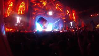 Armin van Buuren playing Sunny Days (Live vocals) @ Untold Festival 2019