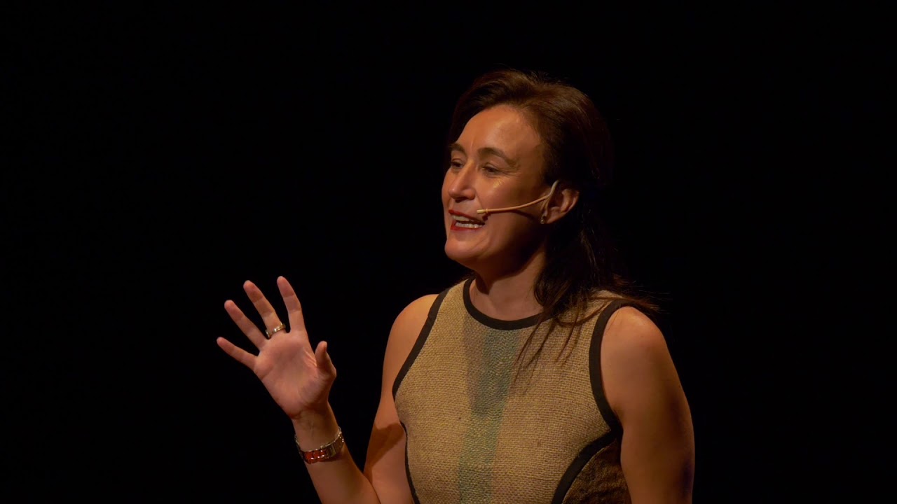 La Identidad Narrativa: las palabras que nos habitan | Alicia Aradilla | TEDxAvAcueducto