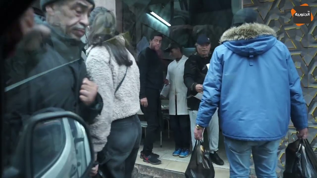 🟠منداف الكاميرا الخفية يضرب من جديد😂 كي تمشي تاكل في مطعم وتخلّص بالرحمة على الوالدين!!🤣🤣🤣