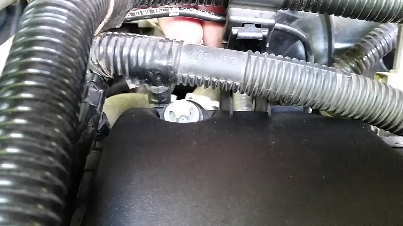 2013 Chevy Sonic tips when removing the valve cover - YouTube