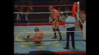 Bearcat Wright v Pete Roberts