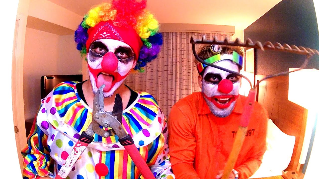 Clown Scare Massacre Prank