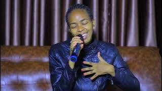Murava agarutse aramya Imana mu ndirimbo😍|worship moment with Annette
