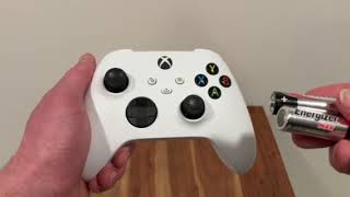 How to Change Xbox Controller Batteries - Replace Batteries in Xbox One and Xbox 360 Controllers