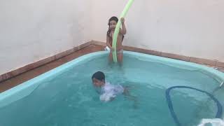 Marina Habib - banho de piscina 2