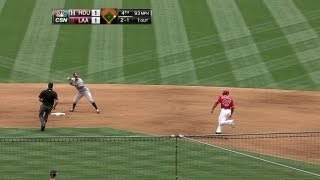 HOU@LAA: Altuve dives, gets the force at second