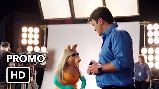The Muppets (ABC) Promo "Miss Piggy Ogles Nathan Fillion" HD