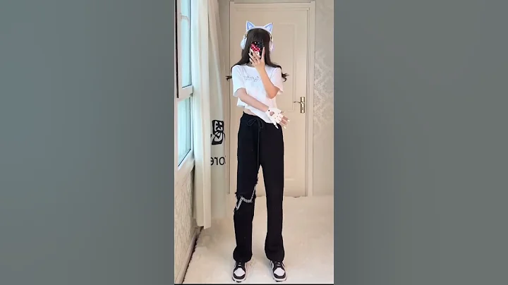 因為你說我穿碎花裙好看   Changing clothes challenge 性感美女卡點變裝#shorts - 天天要聞