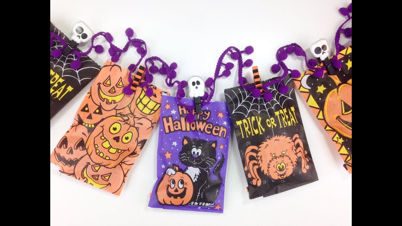 Treat Bag Garland | Halloween Craft Series 2016 #2 | Serena Bee