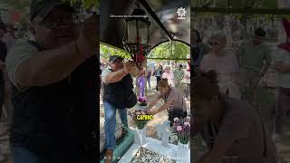 Cientos de personas visitan el panteón para recordar a mamá 💝