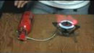 MSRのバーナーシマーライトを点火してみた - YouTube