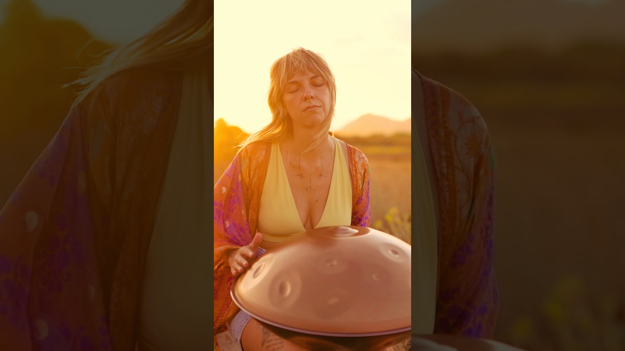 Shine your light into the world 🧡✨ Changeofcolours #handpanmusic #calmingmusic #relaxingmusic