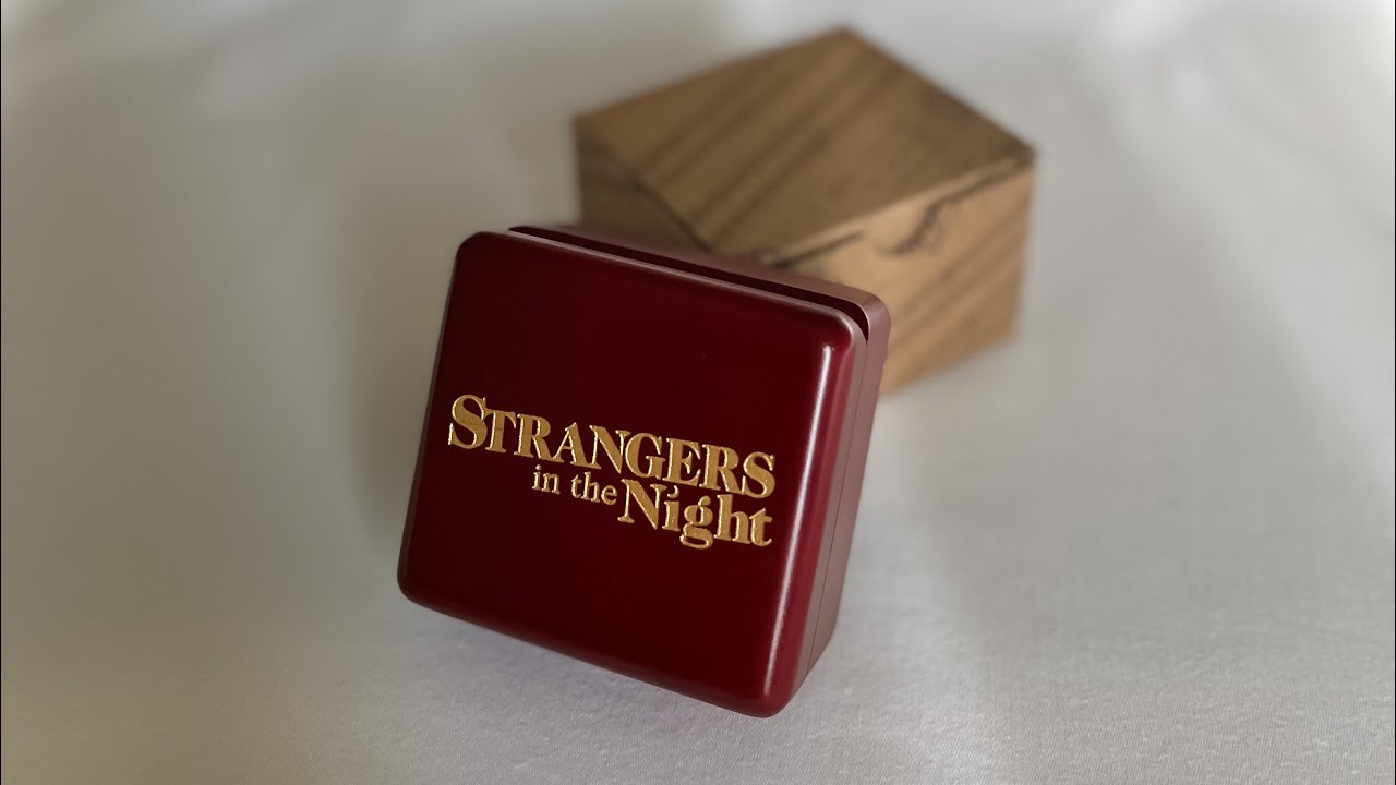 Музыкальная шкатулка Strangers in the Night