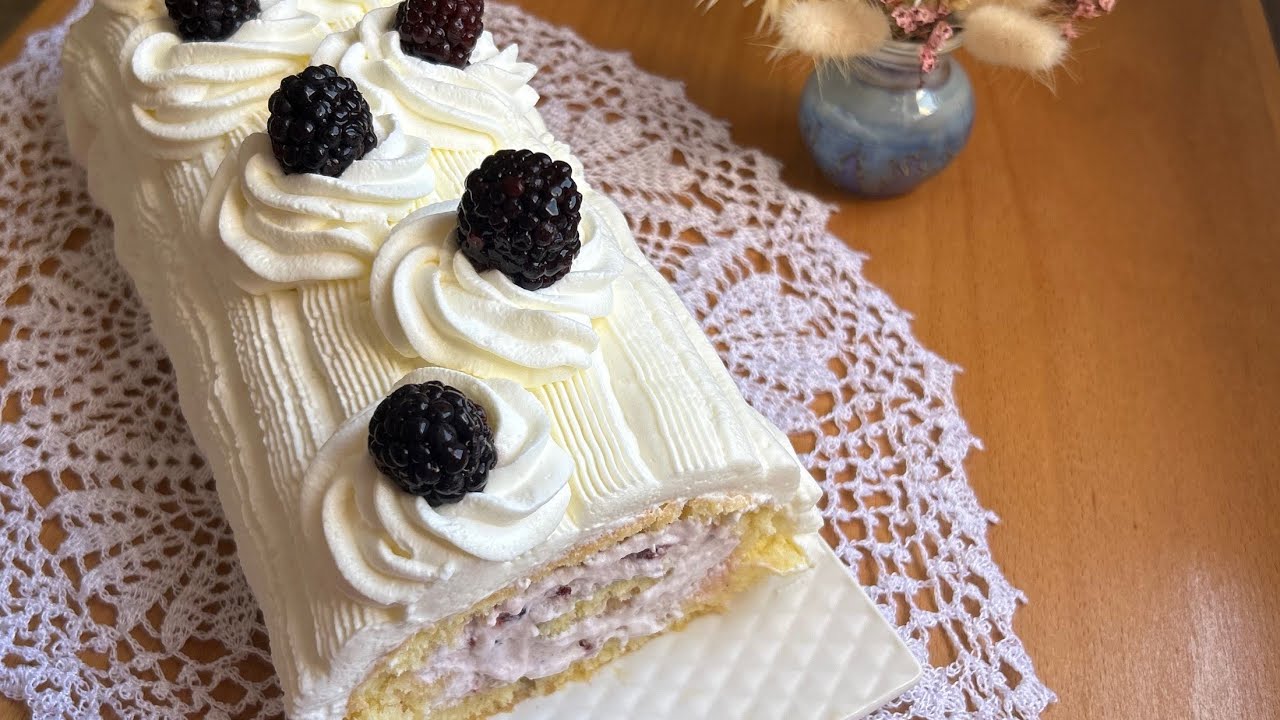 أسهل طريقة للكيك رولي بالكريمة