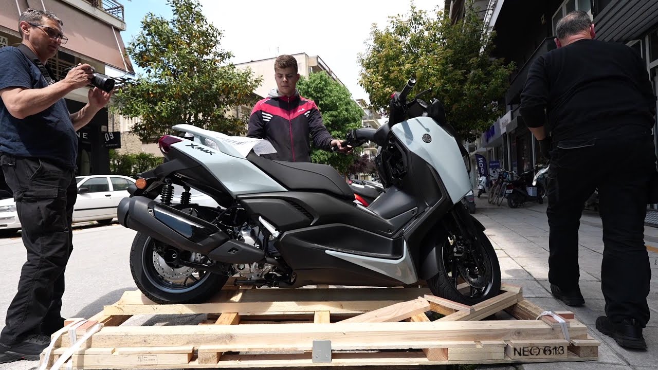unboxing 2025 YAMAHA XMAX TECHMAX 300 new grey color