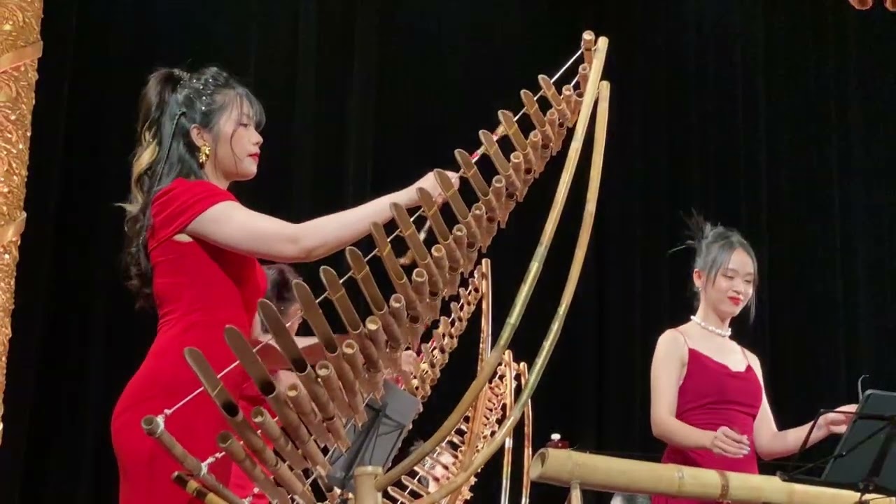 Pianist Mirian Conti and Suc Song Moi Bamboo Ensemble - Libertango