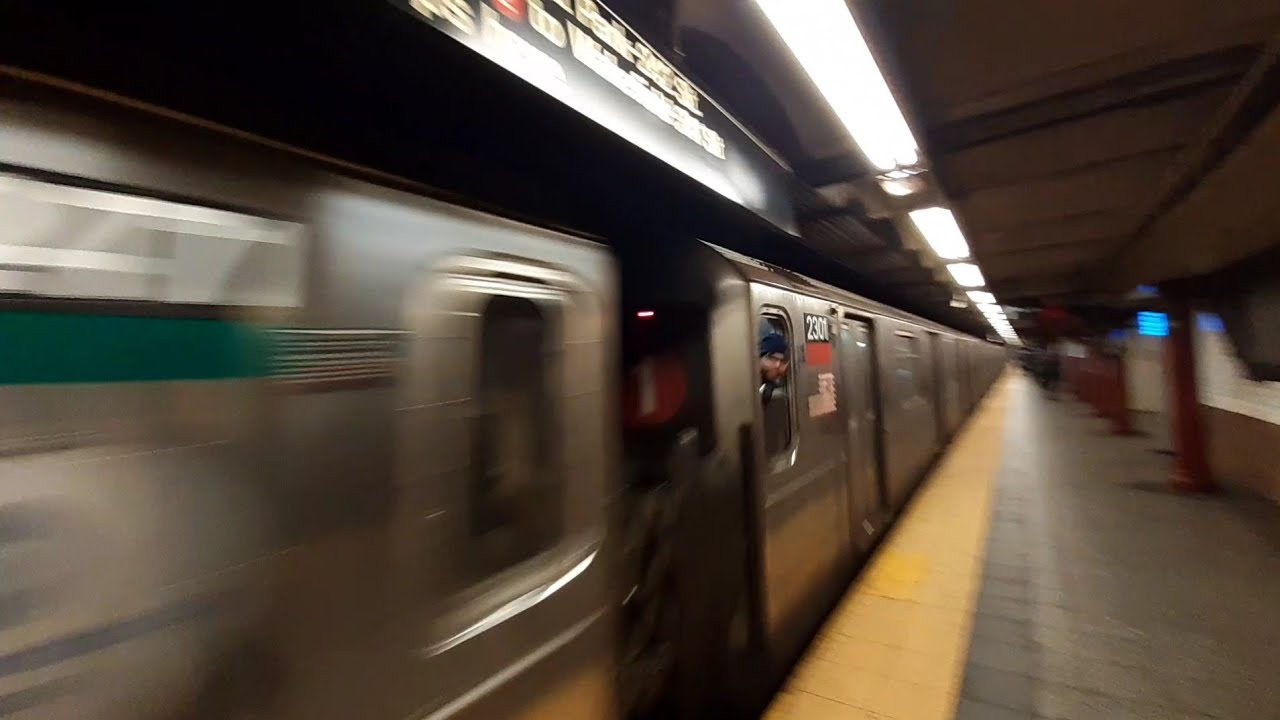 R62A (1) Train from Westchester Square and 240th Street Yards leaves