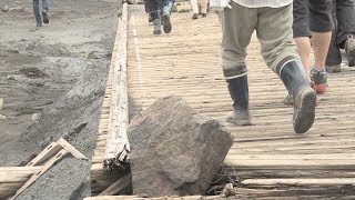 阿蘇火口で試験ツアー ３年ぶり、規制解除検討へ
