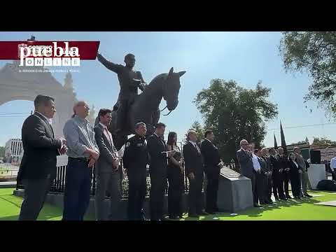 Develan nueva escultura del general Ignacio Zaragoza en la ciudad de Puebla