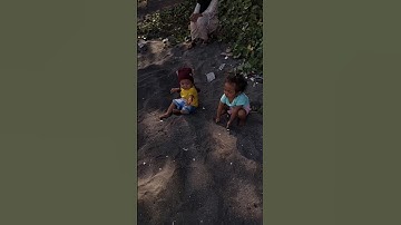 Keseruan bermain pasir dipantai yang indah #video #lucunya #baby #shorts #pantai #pasirpantai