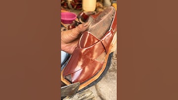 Beautiful leather crafting with sharping tool #craftsmanship #leathercrafting