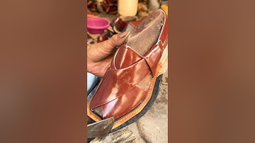 Beautiful leather crafting with sharping tool #craftsmanship #leathercrafting