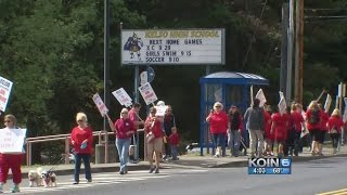 Kelso board cancels meeting, teachers still on strike