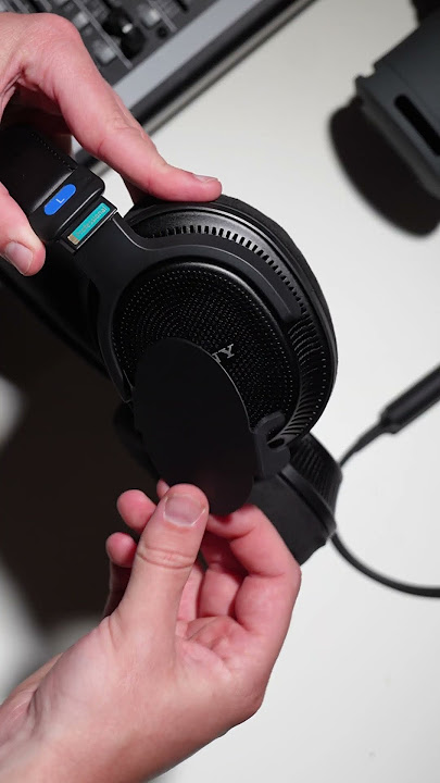 A power house of a pro headphone. The MDR-MV1 Studio Monitor Headphones🎧