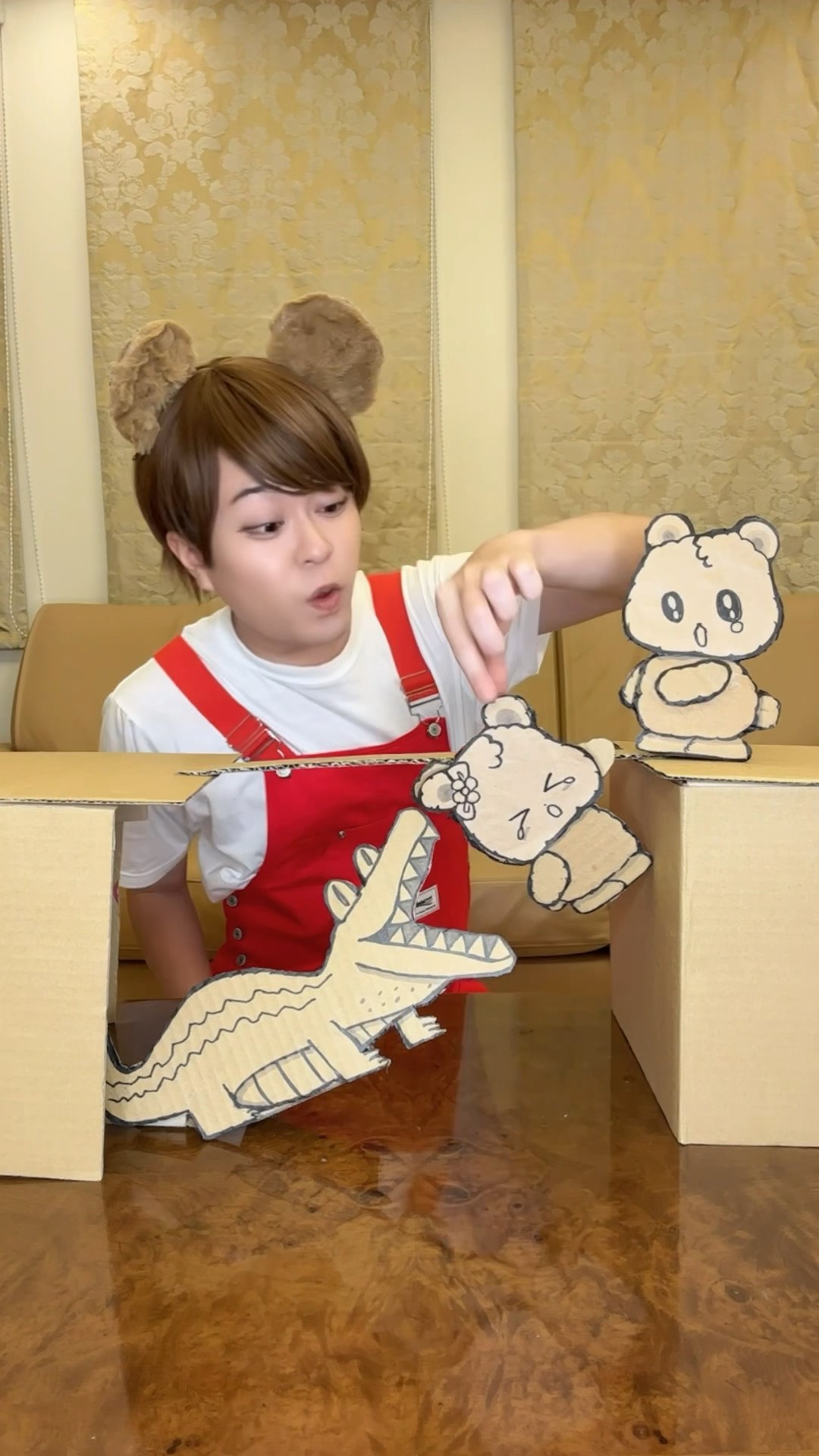 CARDBOARD BEAR ATTACKED CROCODILE！#asmr