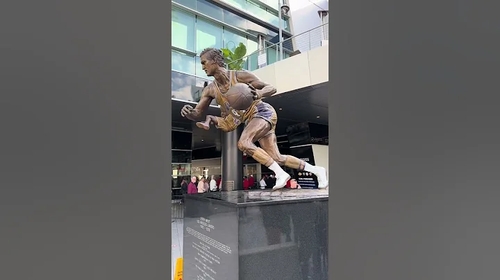 Kobe Bryant statue in LA #kobe #shorts #kobebryant #kobebryanttribute