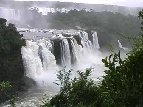 Video: Trotze Der Kehle Des Teufels An Den Iguazú-Wasserfällen