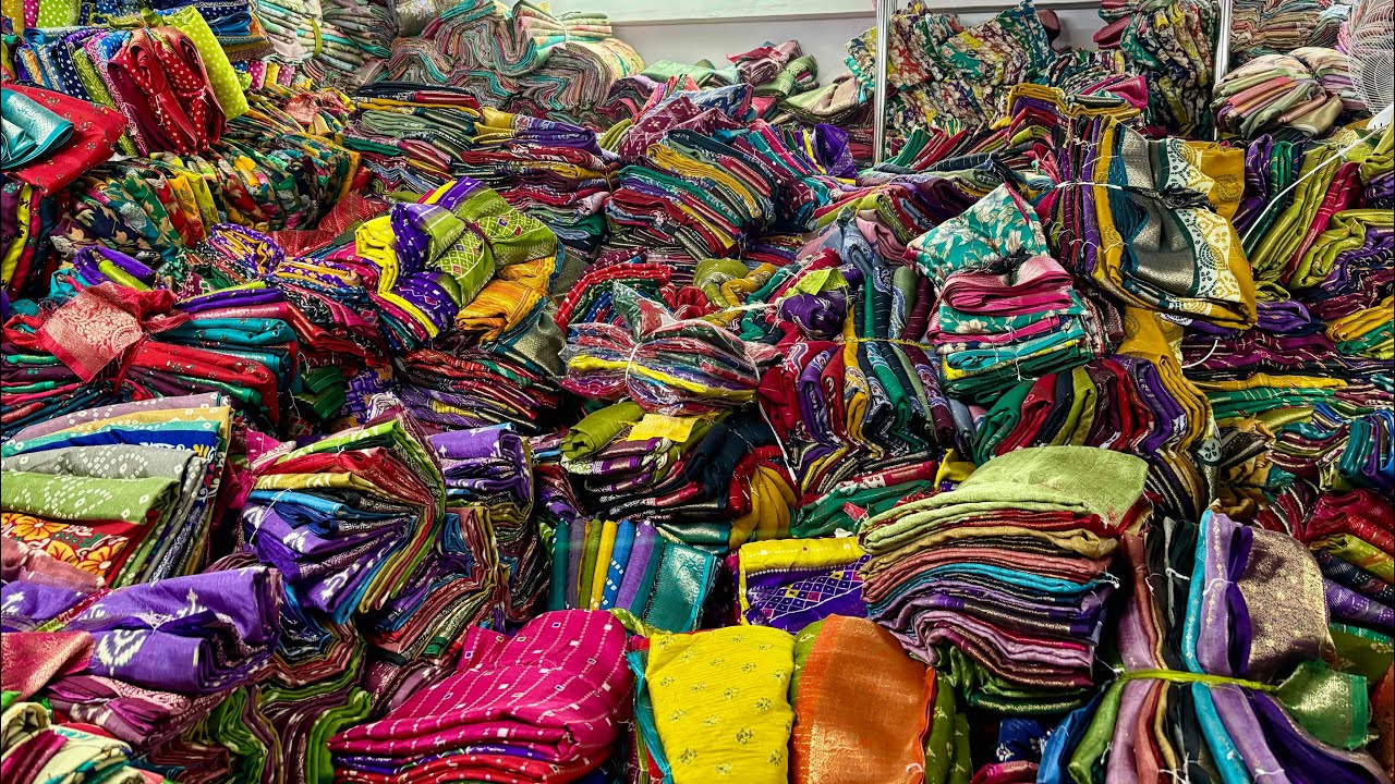 🤩 స్టైలిష్ & ట్రెండింగ్ సారీలు 💎 | Wholesale లో మాత్రమే 🛍️ Surat Saree | Saree Market Surat. YouTube