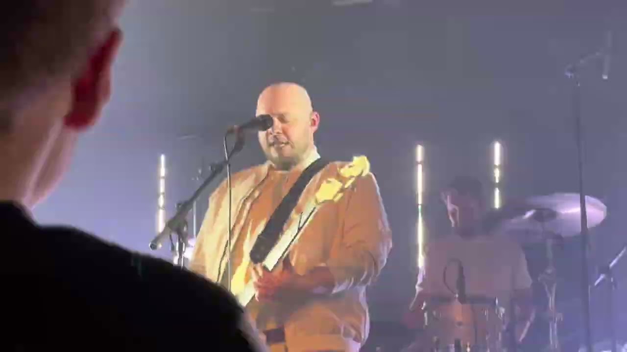 EVERYTHING EVERYTHING - To The Blade LIVE (excerpt) - Cardiff Tramshed 30/03/20222