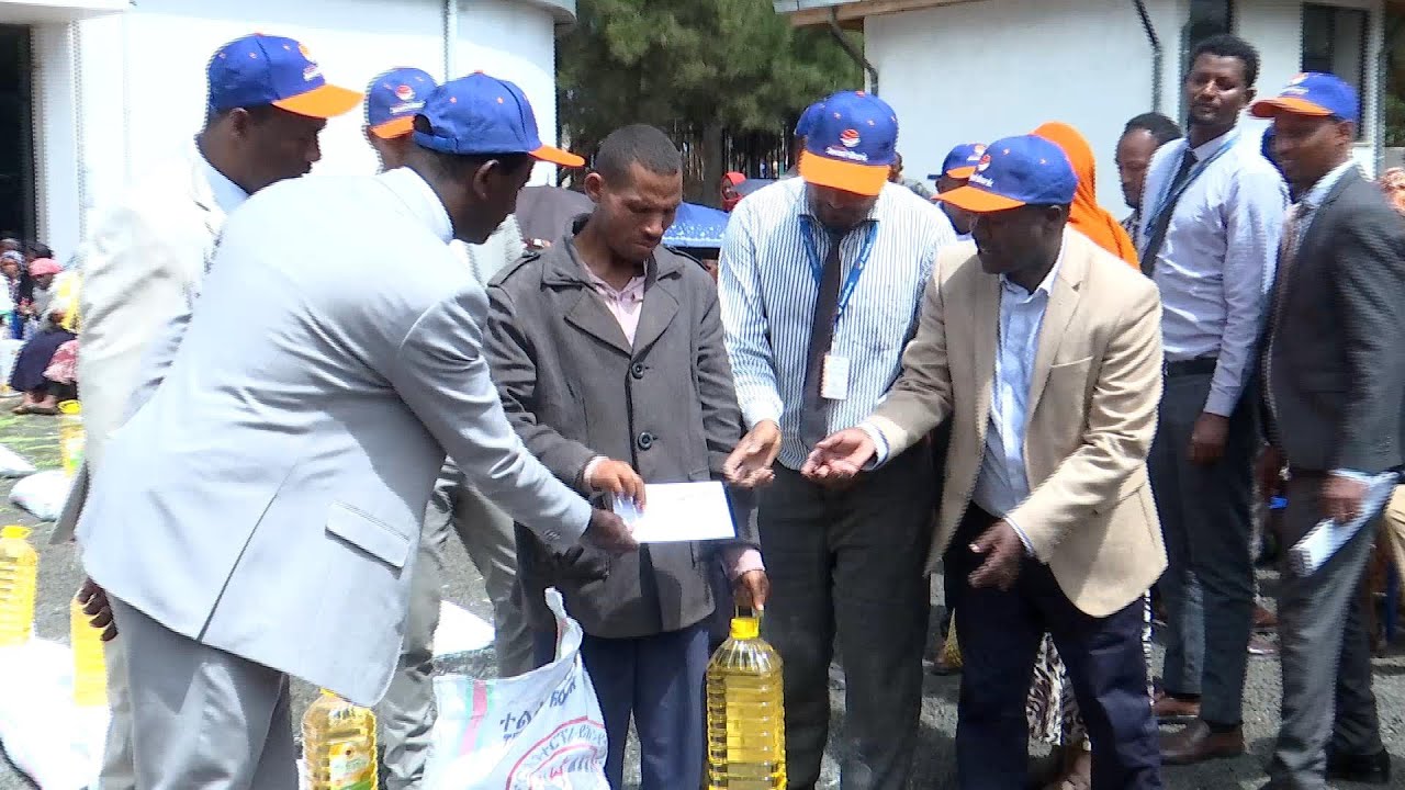 Baankiin Awaash fi Gadaa Ayyaana Faasikaa Sababeeffachuun magaalaa Naqamteetti deggarsa taasisan.