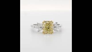 Laat U Inspireren Door De Nieuwste Collecties Diamanten Juwelen 13 - Orogem Jewelers 2.01 Carat Cushion Cut Yellow Diamond Design Engagement Ring