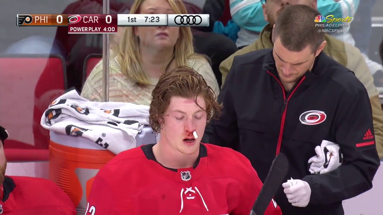 Нолан Патрик разбил какому-то рыжеватому нос