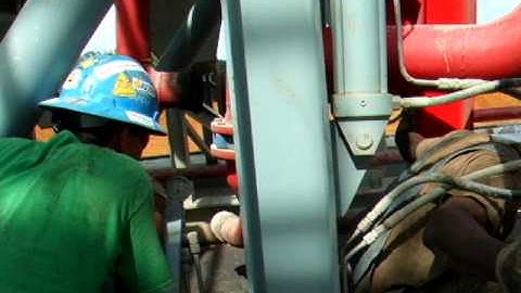 2006 Internship: Rig Work - Erecting Gas Buster