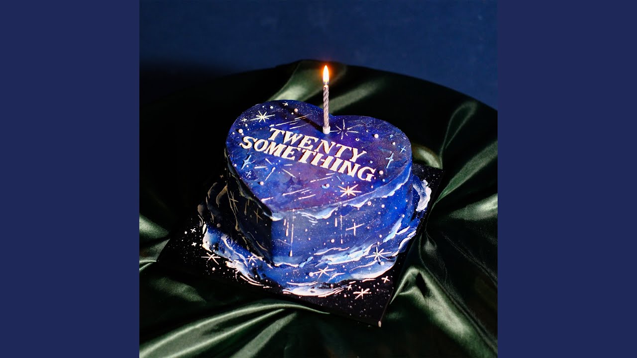 Obejrzyj Flashlight w YouTube Obejrzyj Flashlight w YouTube