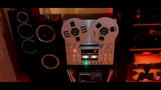 Philips  N4520 playing Dire Straits